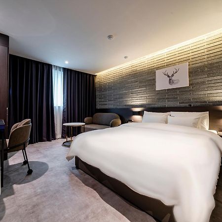 Urban Brown Hotel Chungju City Hall Buitenkant foto