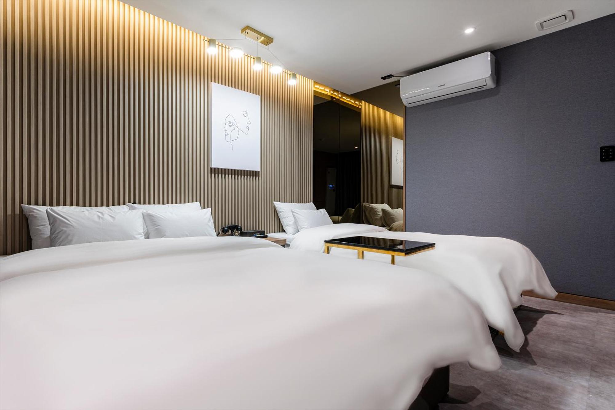 Urban Brown Hotel Chungju City Hall Buitenkant foto