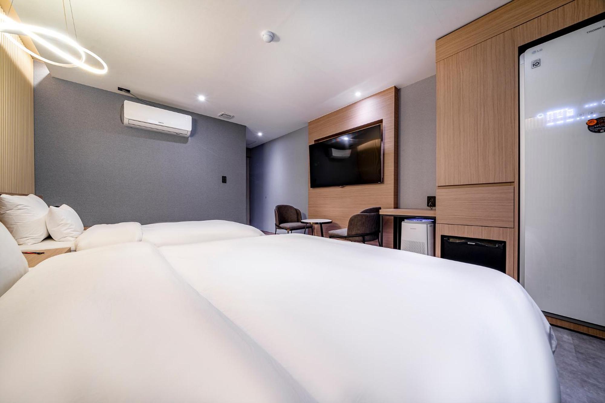 Urban Brown Hotel Chungju City Hall Buitenkant foto