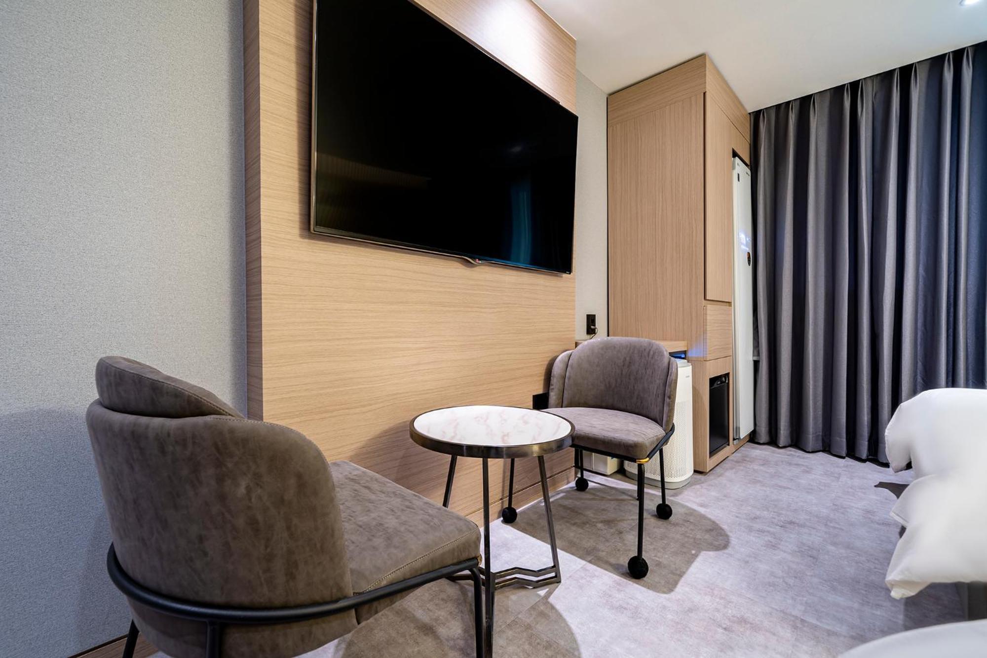 Urban Brown Hotel Chungju City Hall Buitenkant foto