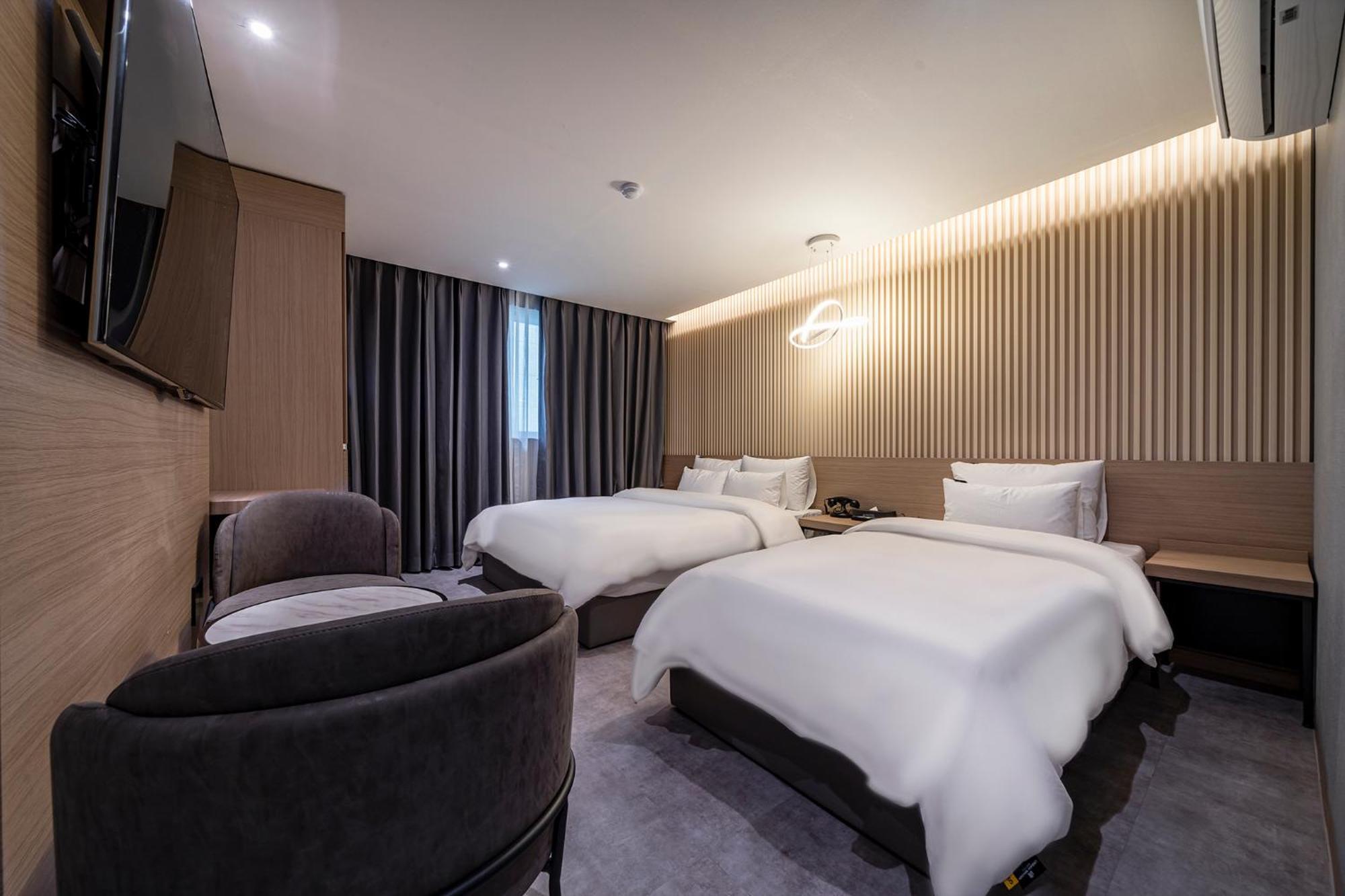 Urban Brown Hotel Chungju City Hall Buitenkant foto