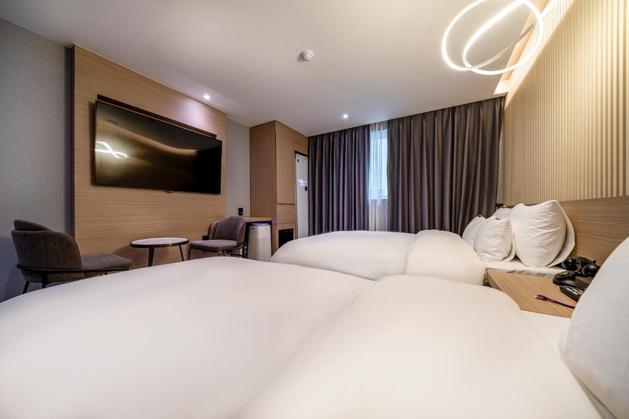 Urban Brown Hotel Chungju City Hall Buitenkant foto