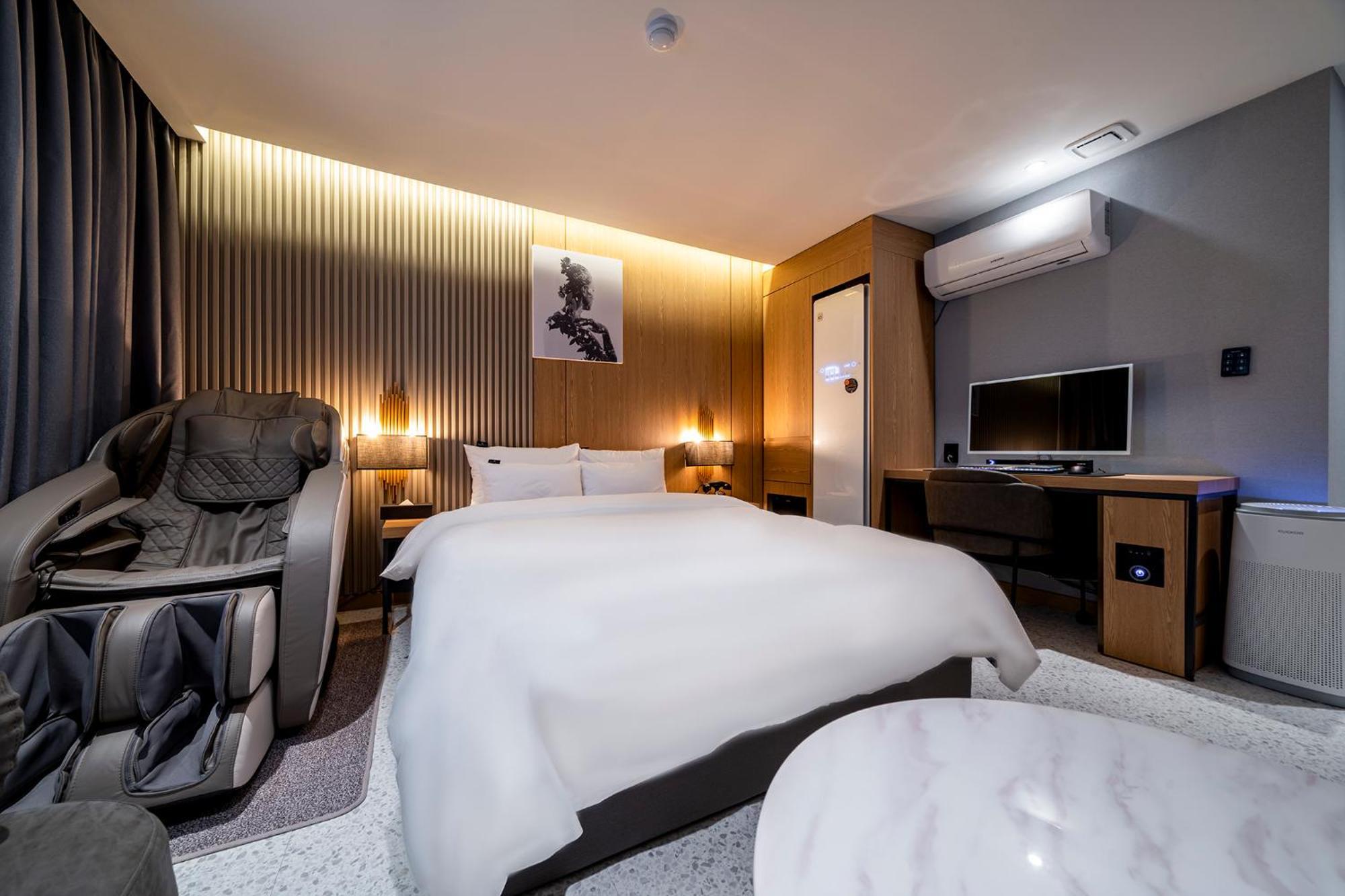 Urban Brown Hotel Chungju City Hall Buitenkant foto